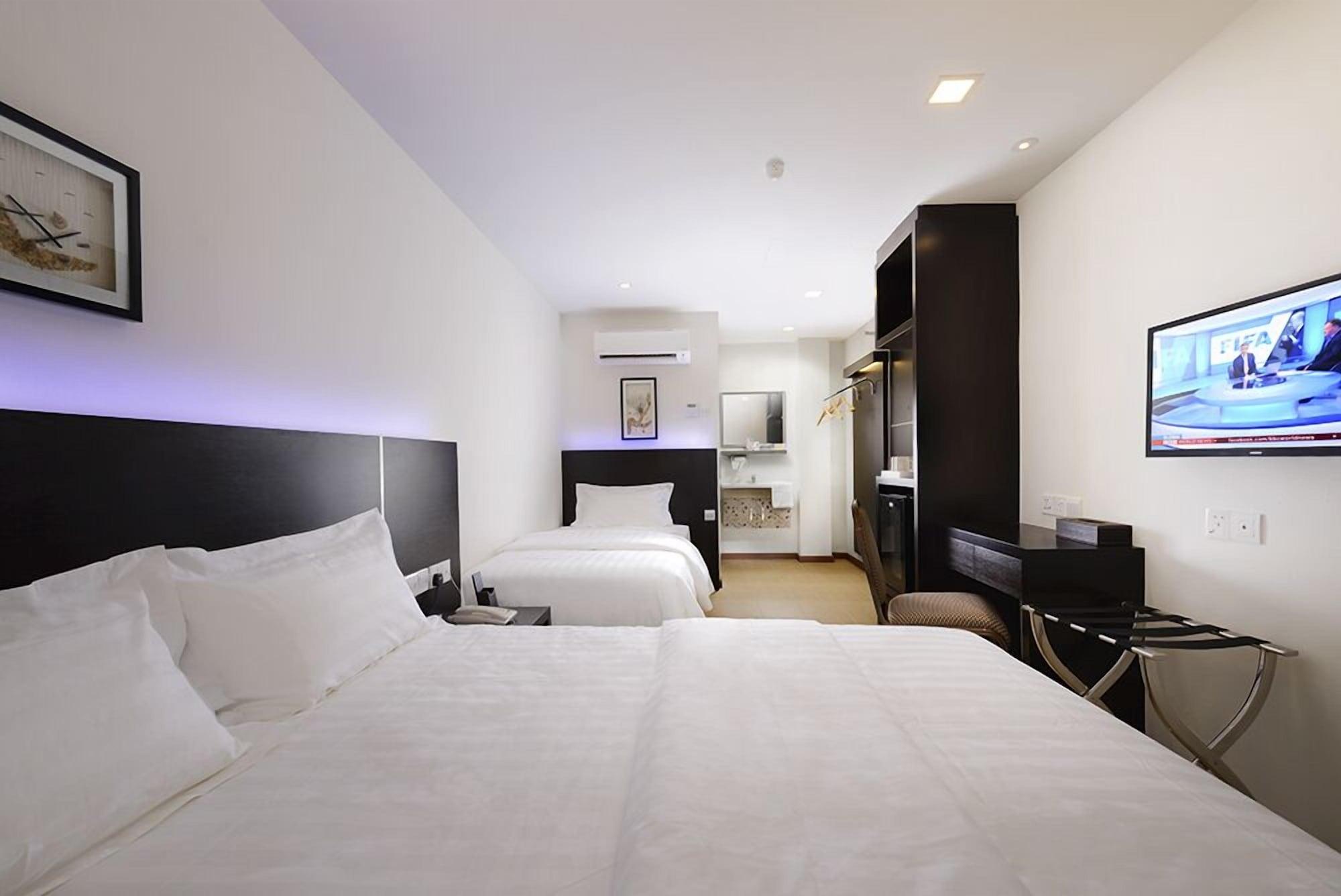 E-Red Hotel Bandar Perda Bukit Mertajam Luaran gambar