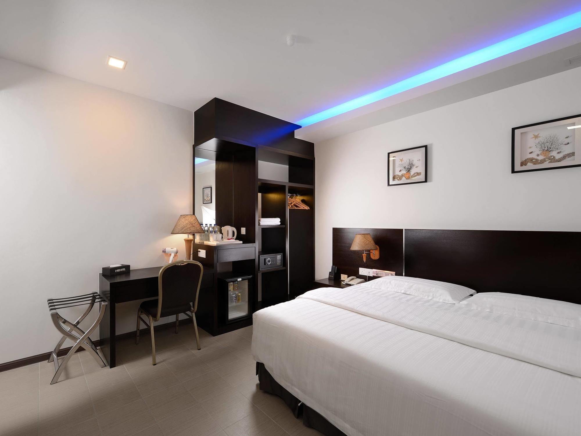 E-Red Hotel Bandar Perda Bukit Mertajam Luaran gambar